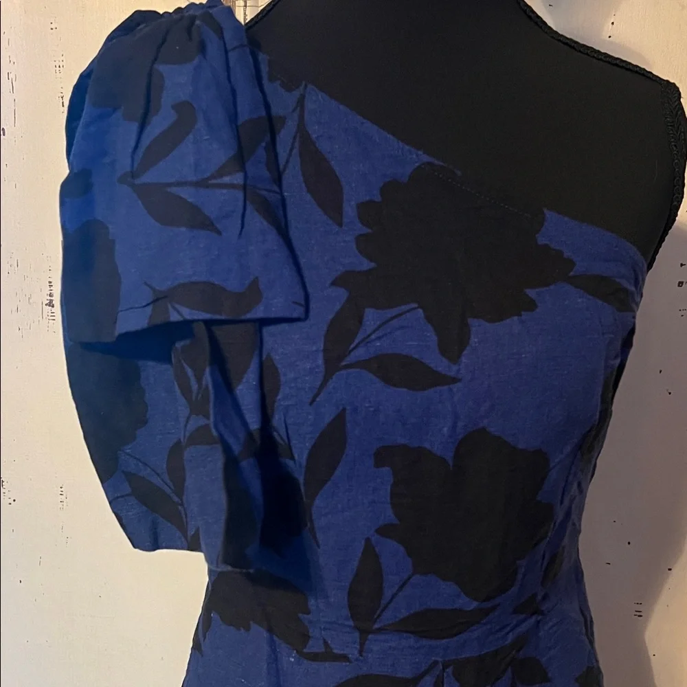 Kate Spade One-Shoulder jumpsuit in Navy and Black Floral - Picture 4 of 11
